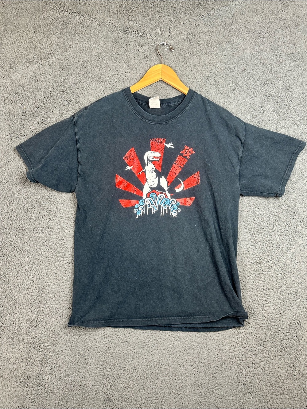 Hanes Beefy-T Mens Large Black T-Rex Godzilla Rising Sun Graphic T-Shirt L